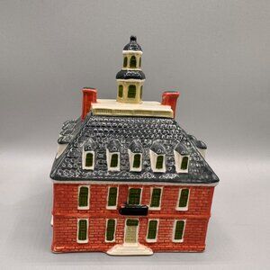 Governor’s Palace Williamsburg Royal Goedewaagen Delft Holland Figurine